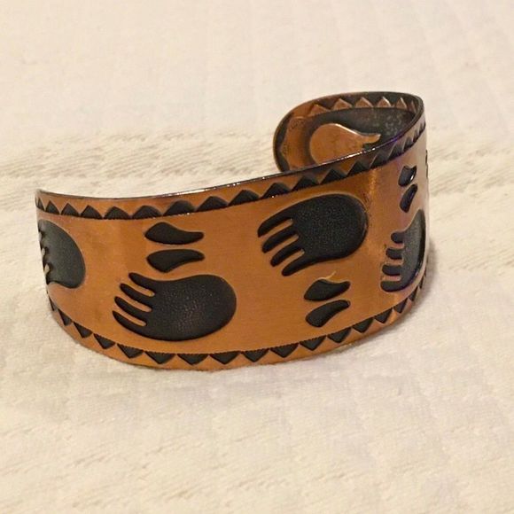 BELL TRADING COMPANY Southwestern Solid Copper Paw Print Cuff Bracelet - Picture 4 of 8
